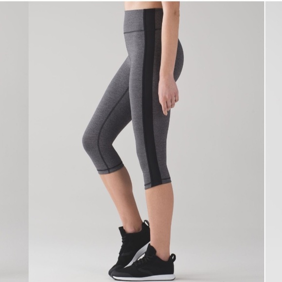 Lululemon Squad Goals Crop (17") ~Heathered Gray & Black, Size 6 - Picture 2 of 9